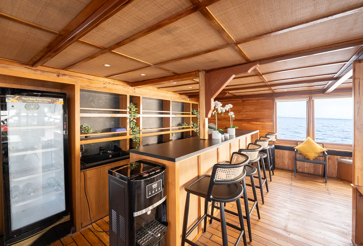 Lamborajo 3 Phinisi - Luxury Phinisi Komodo Charter 2026